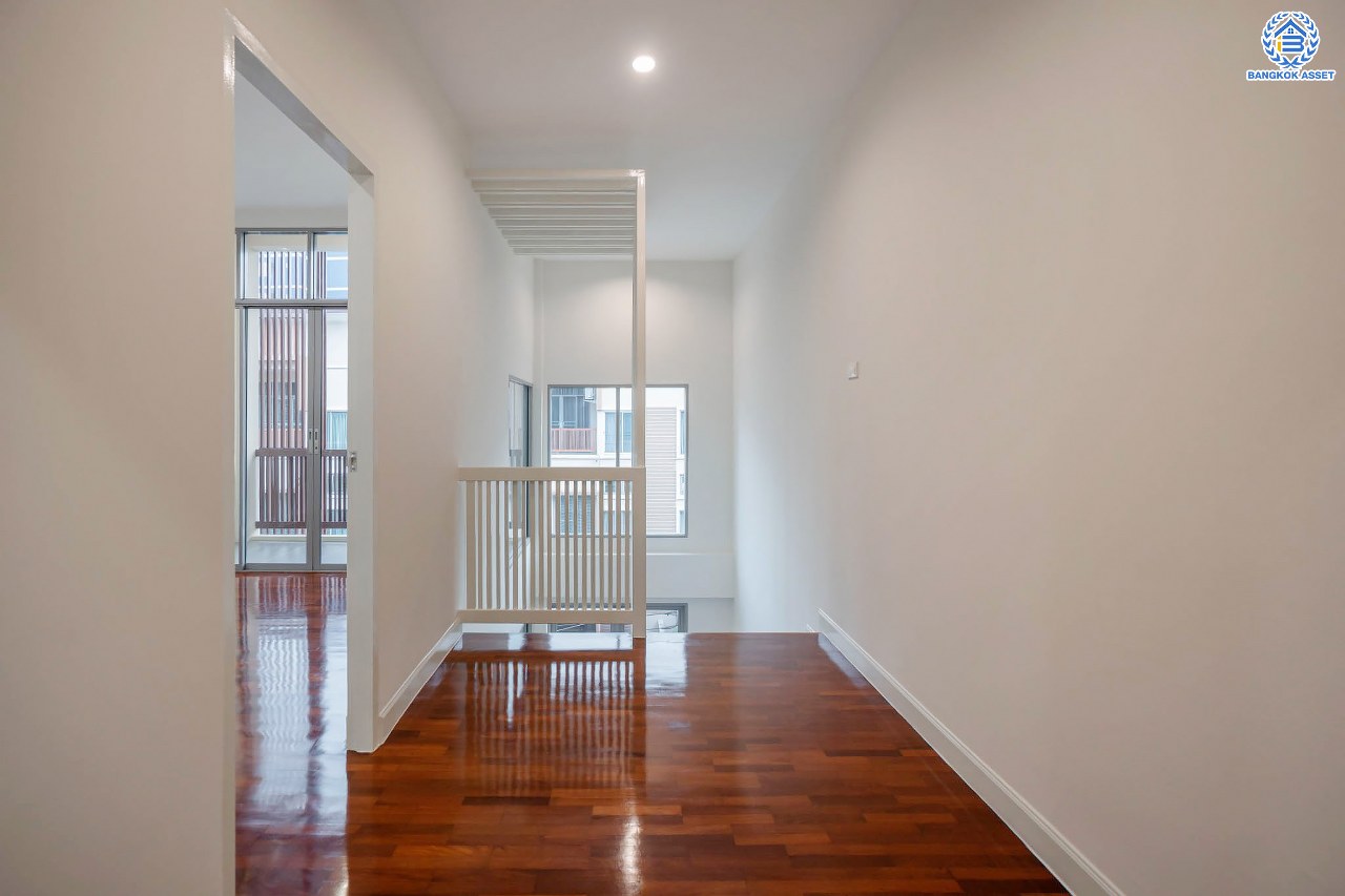 บ้านมือสองตกแต่งใหม่ ดีไซน์สวย โครงการ นนทรีพลัส บางกรวย เนื้อที่ 20 ตร.ว. ฟังก์ชัน 4 ห้องนอน 3 ห้องน้ำ จอดรถได้ 1 คัน รองรับทุกกิจกรรม บนทำเลเชื่อมต่อหลายเส้นทาง ใกล้จุดขึ้นทางด่วน "ประจิมรัถยา" และรถไฟฟ้าสายสีแดง "สถานีบางบำหรุ"